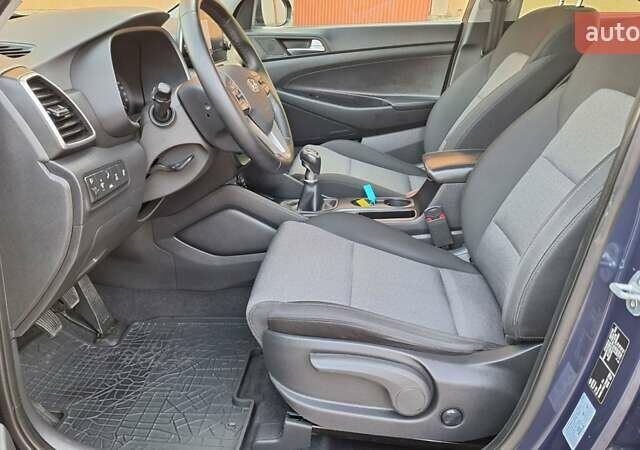 Синий Хендай Туксон, объемом двигателя 1.6 л и пробегом 182 тыс. км за 20400 $, фото 5 на Automoto.ua