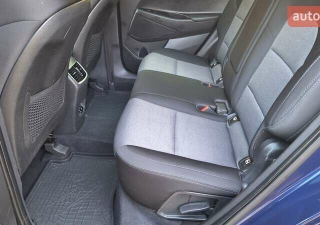 Синий Хендай Туксон, объемом двигателя 1.6 л и пробегом 182 тыс. км за 20400 $, фото 18 на Automoto.ua