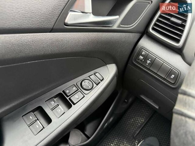 Синий Хендай Туксон, объемом двигателя 2 л и пробегом 43 тыс. км за 24000 $, фото 18 на Automoto.ua