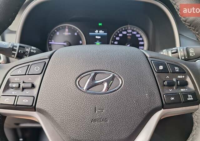 Синий Хендай Туксон, объемом двигателя 1.6 л и пробегом 181 тыс. км за 20400 $, фото 57 на Automoto.ua