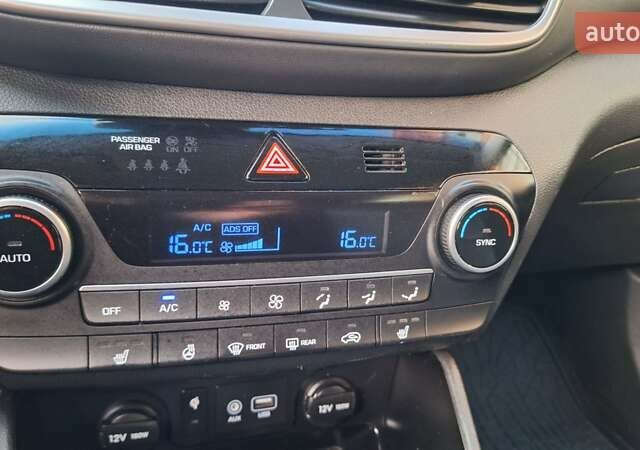 Синий Хендай Туксон, объемом двигателя 1.6 л и пробегом 181 тыс. км за 20400 $, фото 53 на Automoto.ua