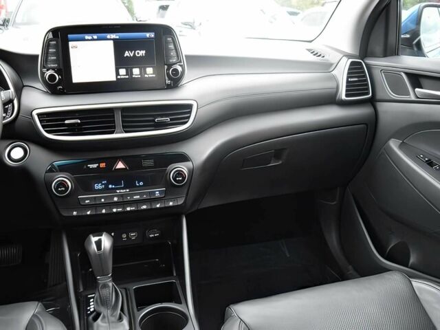 Синий Хендай Туксон, объемом двигателя 2.4 л и пробегом 23 тыс. км за 11000 $, фото 10 на Automoto.ua