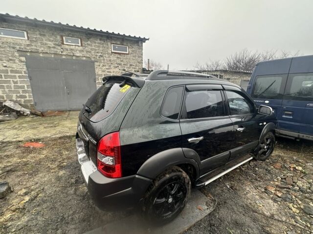 Зелений Хендай Туксон, об'ємом двигуна 2 л та пробігом 180 тис. км за 3700 $, фото 1 на Automoto.ua