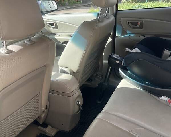 Зеленый Хендай Туксон, объемом двигателя 2 л и пробегом 201 тыс. км за 7600 $, фото 18 на Automoto.ua