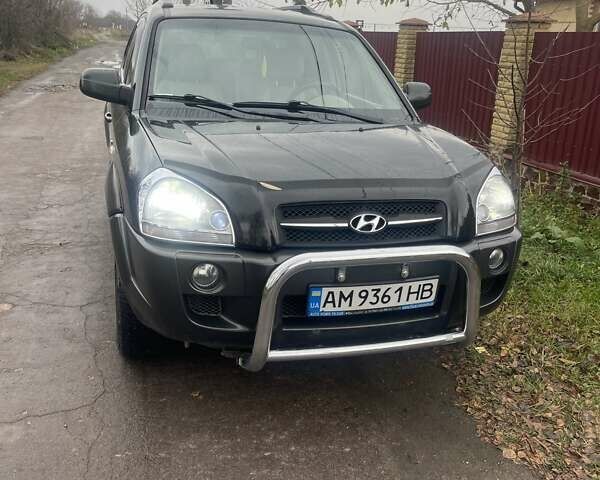 Зеленый Хендай Туксон, объемом двигателя 2 л и пробегом 201 тыс. км за 7600 $, фото 8 на Automoto.ua