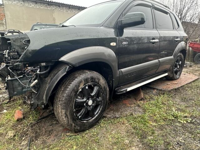 Зелений Хендай Туксон, об'ємом двигуна 2 л та пробігом 180 тис. км за 3700 $, фото 5 на Automoto.ua