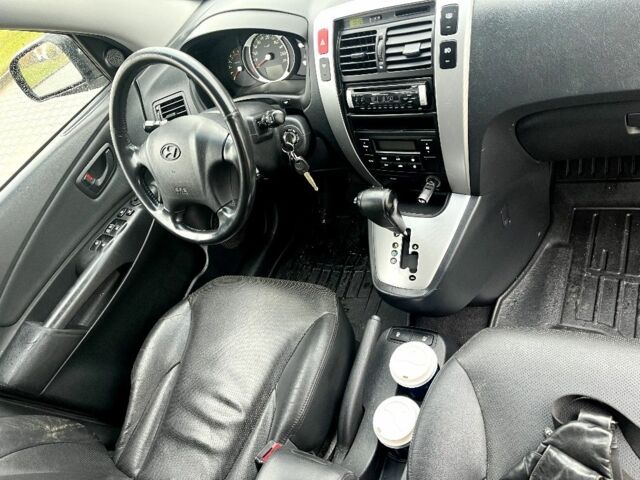 Хендай Туксон 2006 в Софиевке на Automoto.ua Зеленый Хендай Туксон, объемом двигателя 2 л и пробегом 280 тыс. км за 4300 $, фото 4 на Automoto.ua