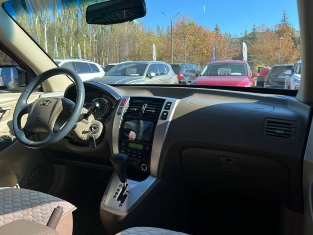 Зелений Хендай Туксон, об'ємом двигуна 2.7 л та пробігом 250 тис. км за 7900 $, фото 15 на Automoto.ua