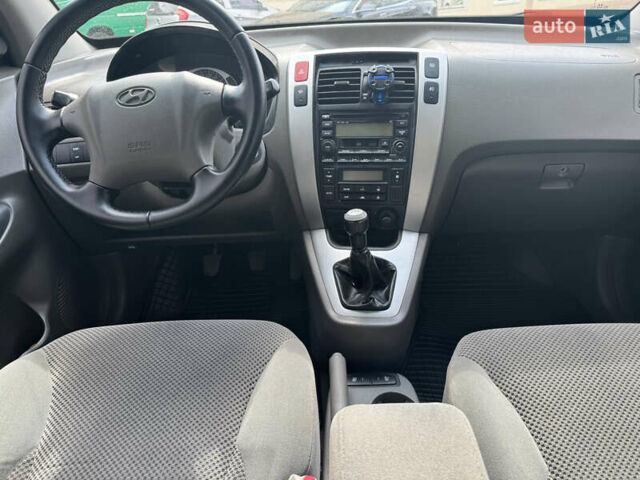 Хендай Туксон 2006 в Николаеве на Automoto.ua Зеленый Хендай Туксон, объемом двигателя 1.98 л и пробегом 234 тыс. км за 7700 $, фото 12 на Automoto.ua