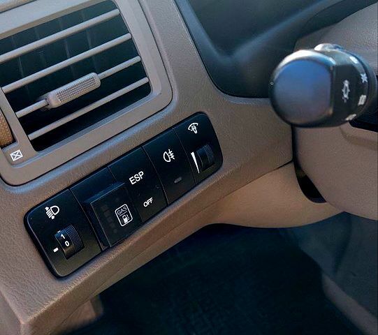 Зелений Хендай Туксон, об'ємом двигуна 2 л та пробігом 137 тис. км за 8500 $, фото 3 на Automoto.ua