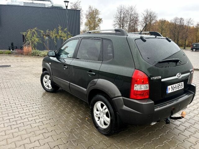 Хендай Туксон 2006 в Софиевке на Automoto.ua Зеленый Хендай Туксон, объемом двигателя 2 л и пробегом 280 тыс. км за 4300 $, фото 2 на Automoto.ua