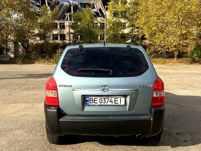 Хендай Туксон 2006 у Миколаєві на Automoto.ua Зелений Хендай Туксон, об'ємом двигуна 2 л та пробігом 270 тис. км за 7500 $, фото 5 на Automoto.ua