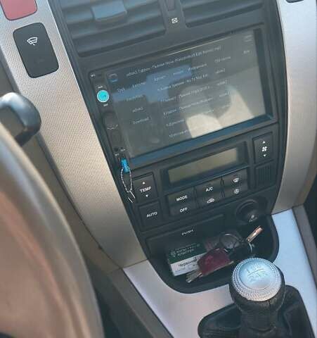 Зелений Хендай Туксон, об'ємом двигуна 2 л та пробігом 137 тис. км за 8500 $, фото 1 на Automoto.ua