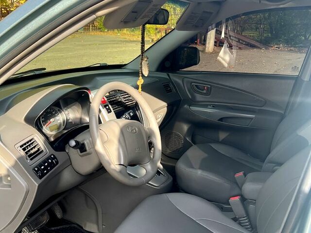 Хендай Туксон 2006 у Миколаєві на Automoto.ua Зелений Хендай Туксон, об'ємом двигуна 2 л та пробігом 270 тис. км за 7500 $, фото 6 на Automoto.ua