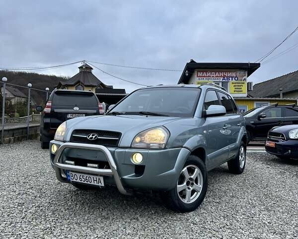 Зеленый Хендай Туксон, объемом двигателя 2 л и пробегом 190 тыс. км за 8450 $, фото 2 на Automoto.ua