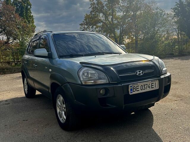Хендай Туксон 2006 у Миколаєві на Automoto.ua Зелений Хендай Туксон, об'ємом двигуна 2 л та пробігом 270 тис. км за 7500 $, фото 2 на Automoto.ua