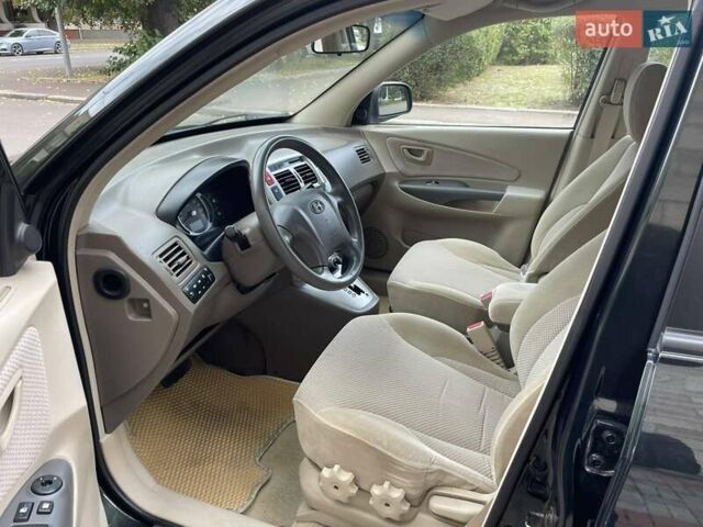 Зелений Хендай Туксон, об'ємом двигуна 2 л та пробігом 211 тис. км за 7400 $, фото 1 на Automoto.ua