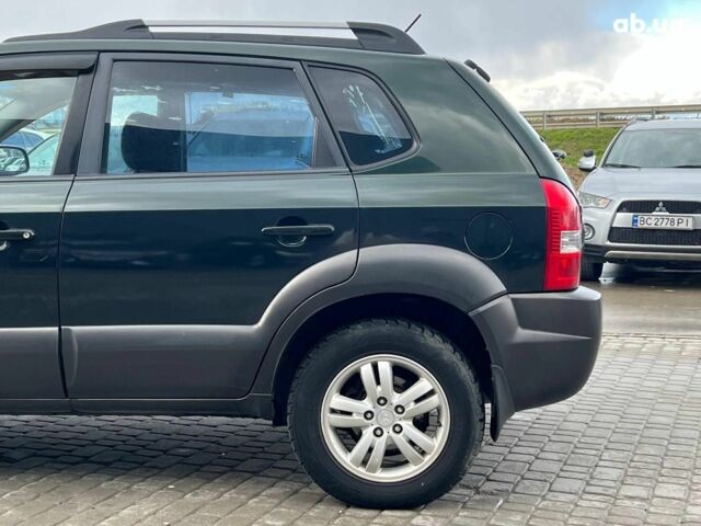 Зеленый Хендай Туксон, объемом двигателя 2 л и пробегом 223 тыс. км за 8540 $, фото 9 на Automoto.ua