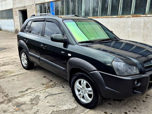 Зелений Хендай Туксон, об'ємом двигуна 2 л та пробігом 276 тис. км за 9000 $, фото 1 на Automoto.ua