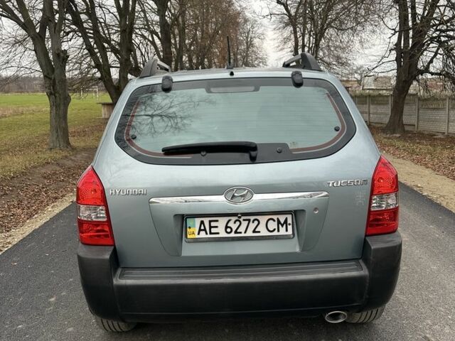 Зеленый Хендай Туксон, объемом двигателя 2 л и пробегом 190 тыс. км за 6150 $, фото 13 на Automoto.ua