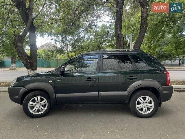 Хендай Туксон 2007 в Измаиле на Automoto.ua Зеленый Хендай Туксон, объемом двигателя 1.98 л и пробегом 124 тыс. км за 8700 $, фото 1 на Automoto.ua