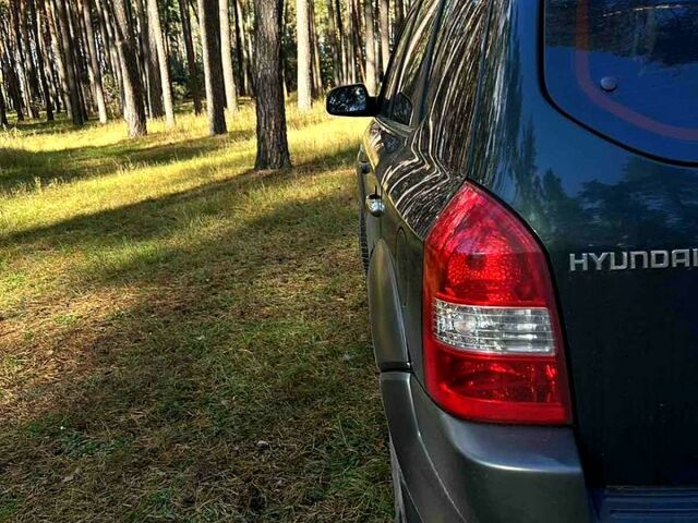 Зелений Хендай Туксон, об'ємом двигуна 2 л та пробігом 189 тис. км за 8500 $, фото 1 на Automoto.ua