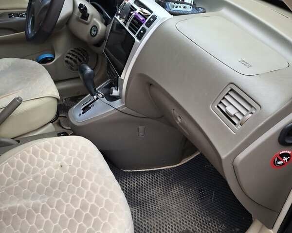 Зелений Хендай Туксон, об'ємом двигуна 1.98 л та пробігом 280 тис. км за 8500 $, фото 20 на Automoto.ua