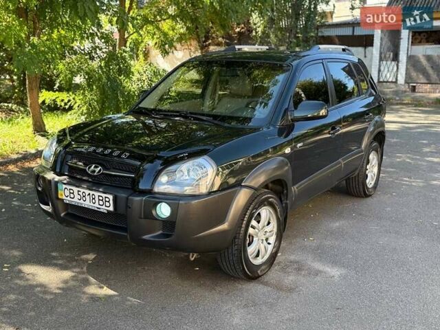 Хендай Туксон 2007 у Чернігові на Automoto.ua Зелений Хендай Туксон, об'ємом двигуна 2 л та пробігом 185 тис. км за 7500 $, фото 23 на Automoto.ua