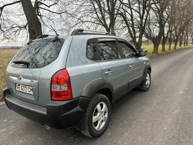 Зеленый Хендай Туксон, объемом двигателя 2 л и пробегом 190 тыс. км за 6150 $, фото 17 на Automoto.ua