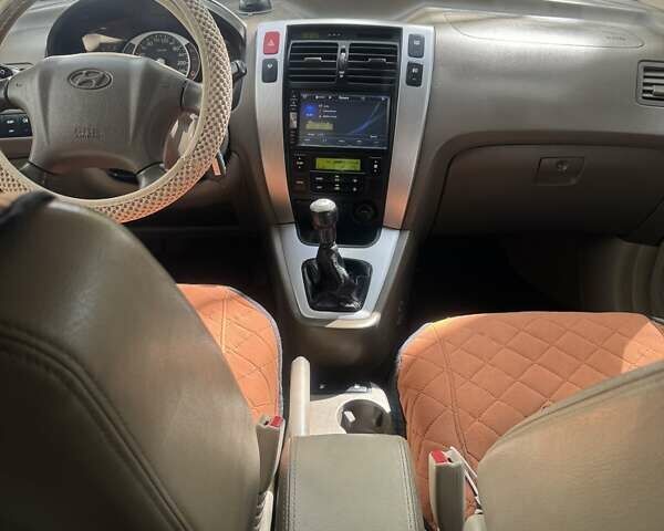 Хендай Туксон 2007 в Измаиле на Automoto.ua Зеленый Хендай Туксон, объемом двигателя 1.98 л и пробегом 124 тыс. км за 8700 $, фото 13 на Automoto.ua