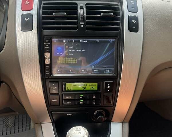 Хендай Туксон 2007 в Измаиле на Automoto.ua Зеленый Хендай Туксон, объемом двигателя 1.98 л и пробегом 124 тыс. км за 8700 $, фото 14 на Automoto.ua