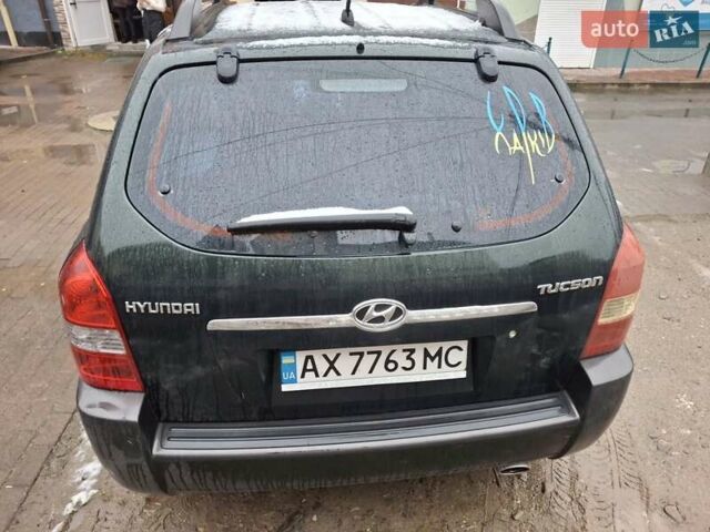 Зелений Хендай Туксон, об'ємом двигуна 1.98 л та пробігом 280 тис. км за 8500 $, фото 2 на Automoto.ua
