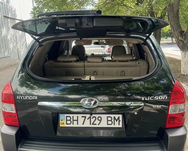 Хендай Туксон 2007 в Измаиле на Automoto.ua Зеленый Хендай Туксон, объемом двигателя 1.98 л и пробегом 124 тыс. км за 8700 $, фото 6 на Automoto.ua