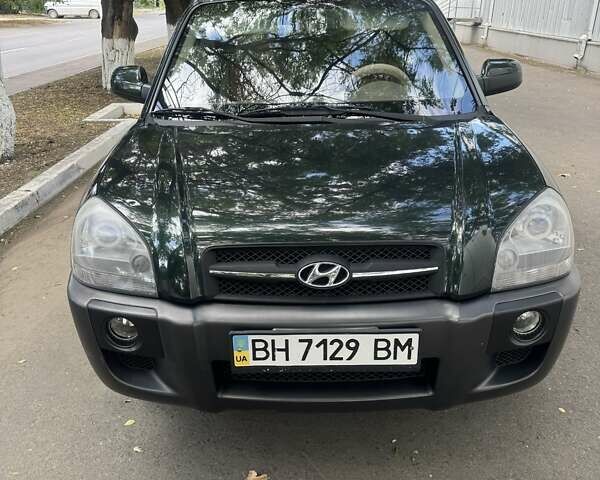 Хендай Туксон 2007 в Измаиле на Automoto.ua Зеленый Хендай Туксон, объемом двигателя 1.98 л и пробегом 124 тыс. км за 8700 $, фото 11 на Automoto.ua
