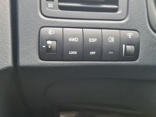 Зелений Хендай Туксон, об'ємом двигуна 2 л та пробігом 149 тис. км за 9900 $, фото 5 на Automoto.ua