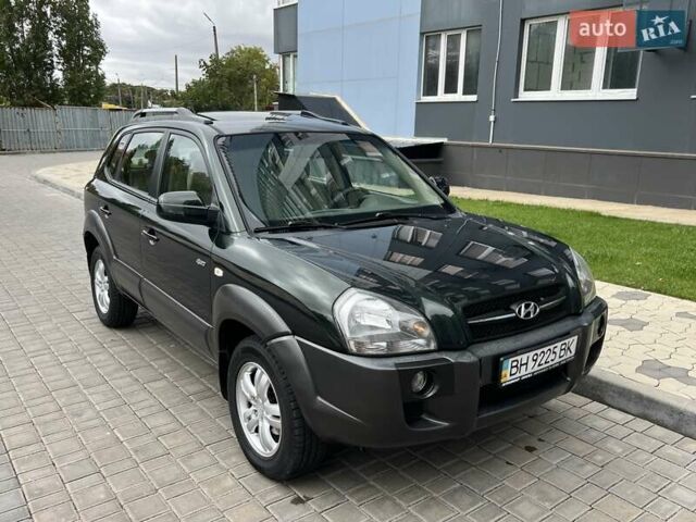 Зеленый Хендай Туксон, объемом двигателя 2 л и пробегом 82 тыс. км за 9950 $, фото 53 на Automoto.ua