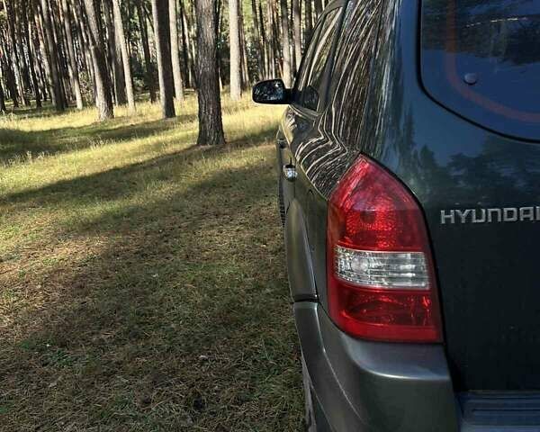 Зелений Хендай Туксон, об'ємом двигуна 1.98 л та пробігом 189 тис. км за 8500 $, фото 1 на Automoto.ua