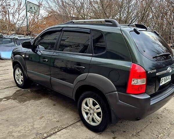 Зелений Хендай Туксон, об'ємом двигуна 2 л та пробігом 276 тис. км за 9000 $, фото 3 на Automoto.ua