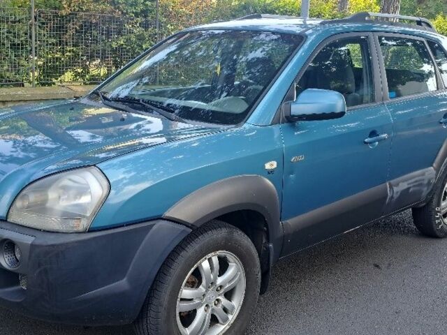 Зеленый Хендай Туксон, объемом двигателя 0 л и пробегом 250 тыс. км за 4000 $, фото 1 на Automoto.ua