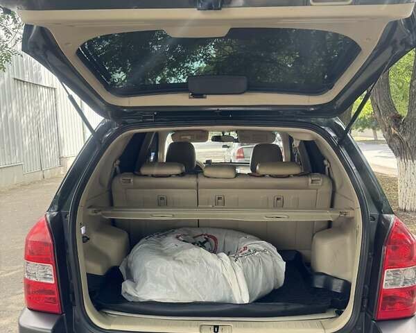 Хендай Туксон 2007 в Измаиле на Automoto.ua Зеленый Хендай Туксон, объемом двигателя 1.98 л и пробегом 124 тыс. км за 8700 $, фото 3 на Automoto.ua