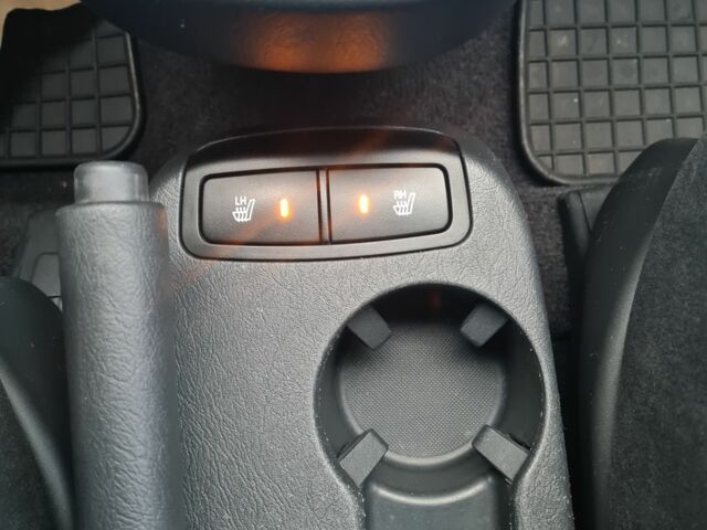 Зелений Хендай Туксон, об'ємом двигуна 2 л та пробігом 149 тис. км за 9900 $, фото 6 на Automoto.ua