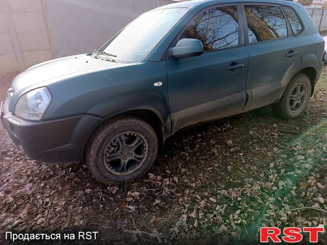 Хендай Туксон 2007 в Сумах на Automoto.ua Зеленый Хендай Туксон, объемом двигателя 2 л и пробегом 250 тыс. км за 6200 $, фото 2 на Automoto.ua