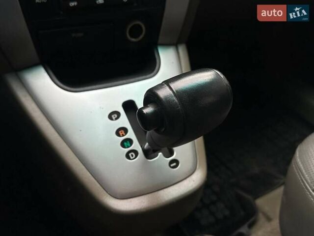 Зеленый Хендай Туксон, объемом двигателя 1.99 л и пробегом 214 тыс. км за 7990 $, фото 25 на Automoto.ua