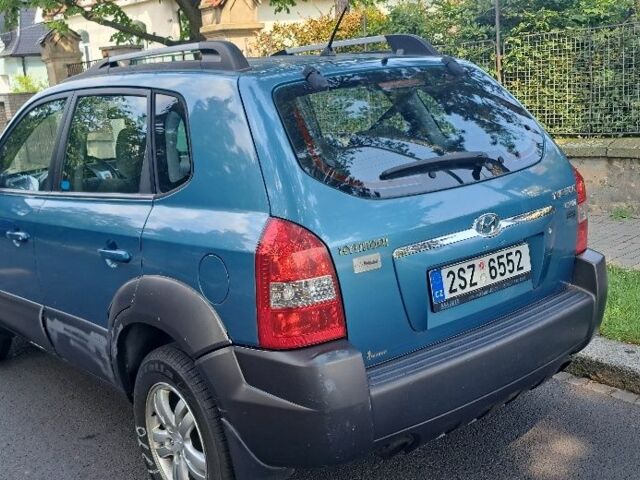 Зеленый Хендай Туксон, объемом двигателя 0 л и пробегом 250 тыс. км за 4000 $, фото 4 на Automoto.ua