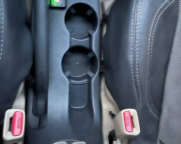 Зеленый Хендай Туксон, объемом двигателя 1.98 л и пробегом 205 тыс. км за 7700 $, фото 30 на Automoto.ua