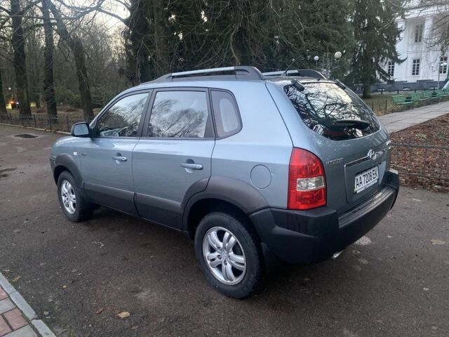 Зеленый Хендай Туксон, объемом двигателя 2 л и пробегом 223 тыс. км за 7950 $, фото 4 на Automoto.ua