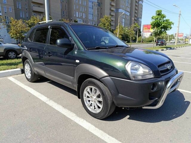 Зелений Хендай Туксон, об'ємом двигуна 2 л та пробігом 203 тис. км за 7200 $, фото 1 на Automoto.ua