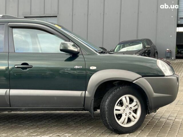 Зеленый Хендай Туксон, объемом двигателя 2 л и пробегом 223 тыс. км за 8540 $, фото 3 на Automoto.ua