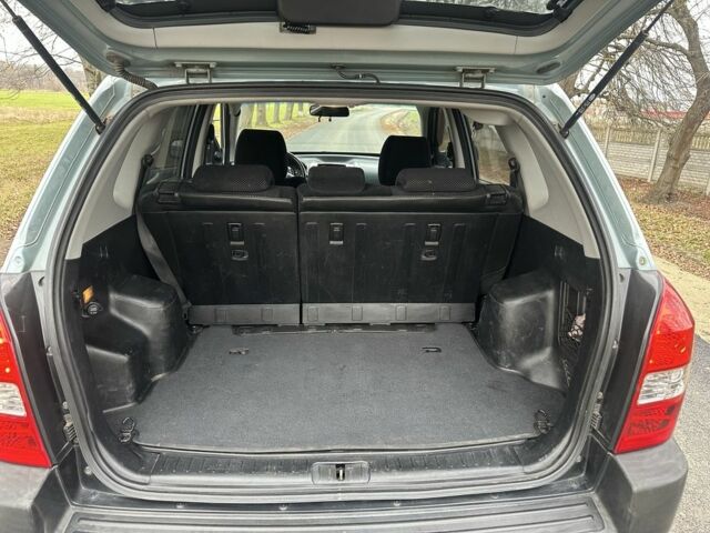 Зеленый Хендай Туксон, объемом двигателя 2 л и пробегом 190 тыс. км за 6150 $, фото 14 на Automoto.ua