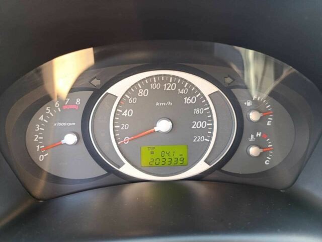 Зелений Хендай Туксон, об'ємом двигуна 2 л та пробігом 203 тис. км за 7200 $, фото 7 на Automoto.ua